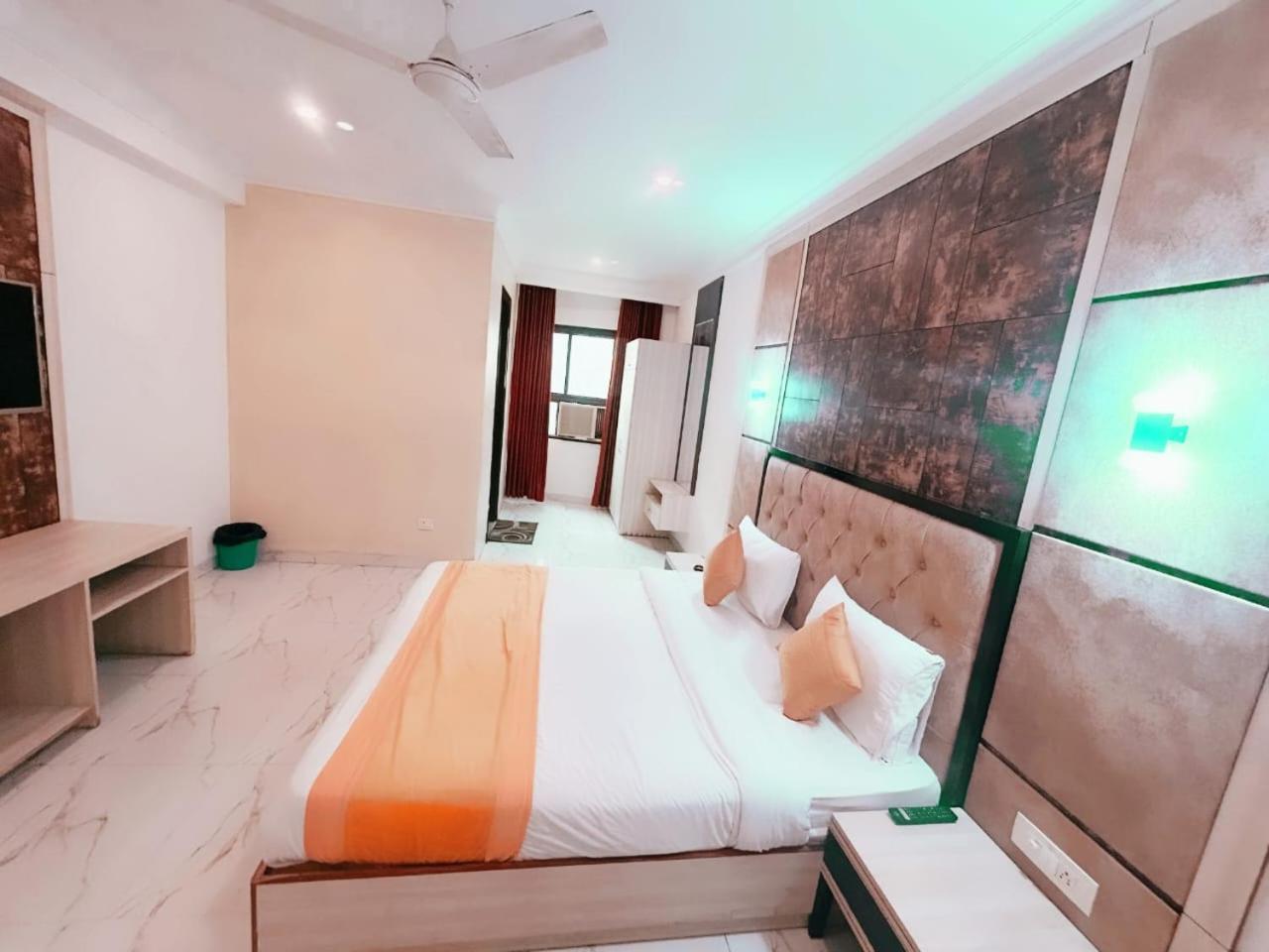Hotel The Almora By Rs Global Near By Delhi International Airport With - Free Airport Drop Νέο Δελχί Εξωτερικό φωτογραφία
