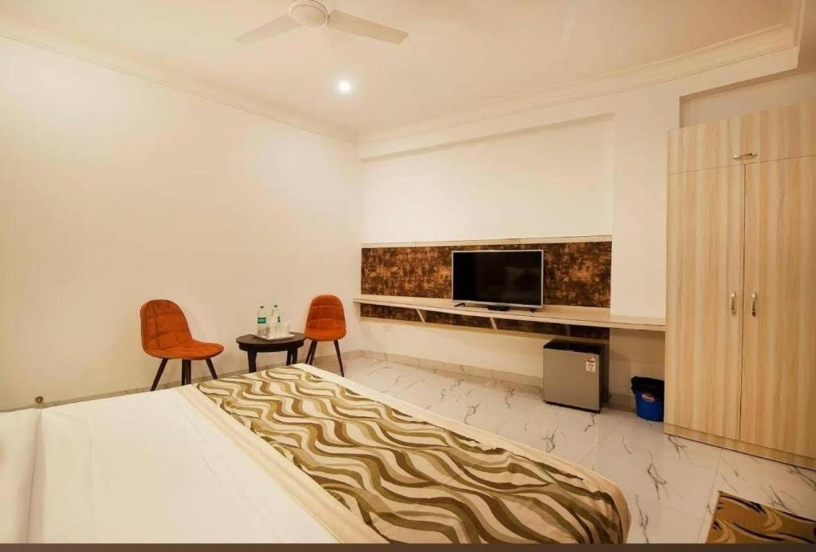 Hotel The Almora By Rs Global Near By Delhi International Airport With - Free Airport Drop Νέο Δελχί Εξωτερικό φωτογραφία
