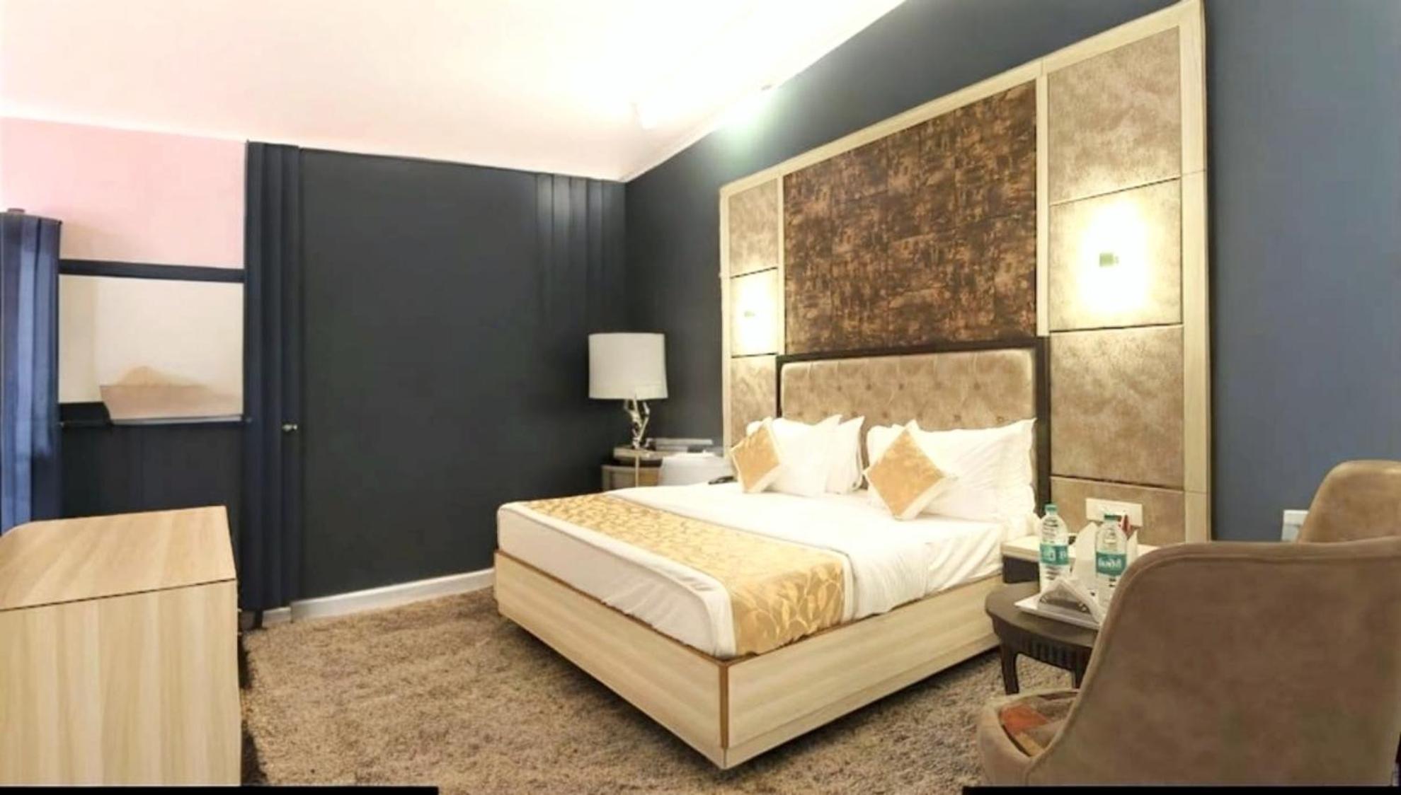 Hotel The Almora By Rs Global Near By Delhi International Airport With - Free Airport Drop Νέο Δελχί Εξωτερικό φωτογραφία