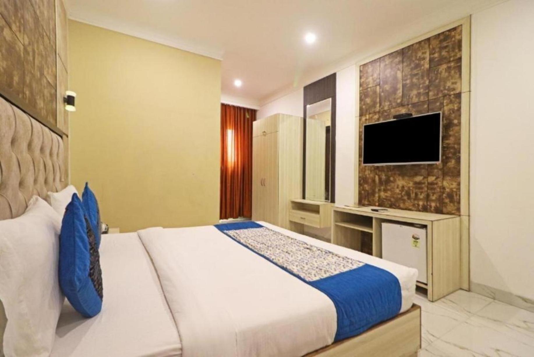 Hotel The Almora By Rs Global Near By Delhi International Airport With - Free Airport Drop Νέο Δελχί Εξωτερικό φωτογραφία