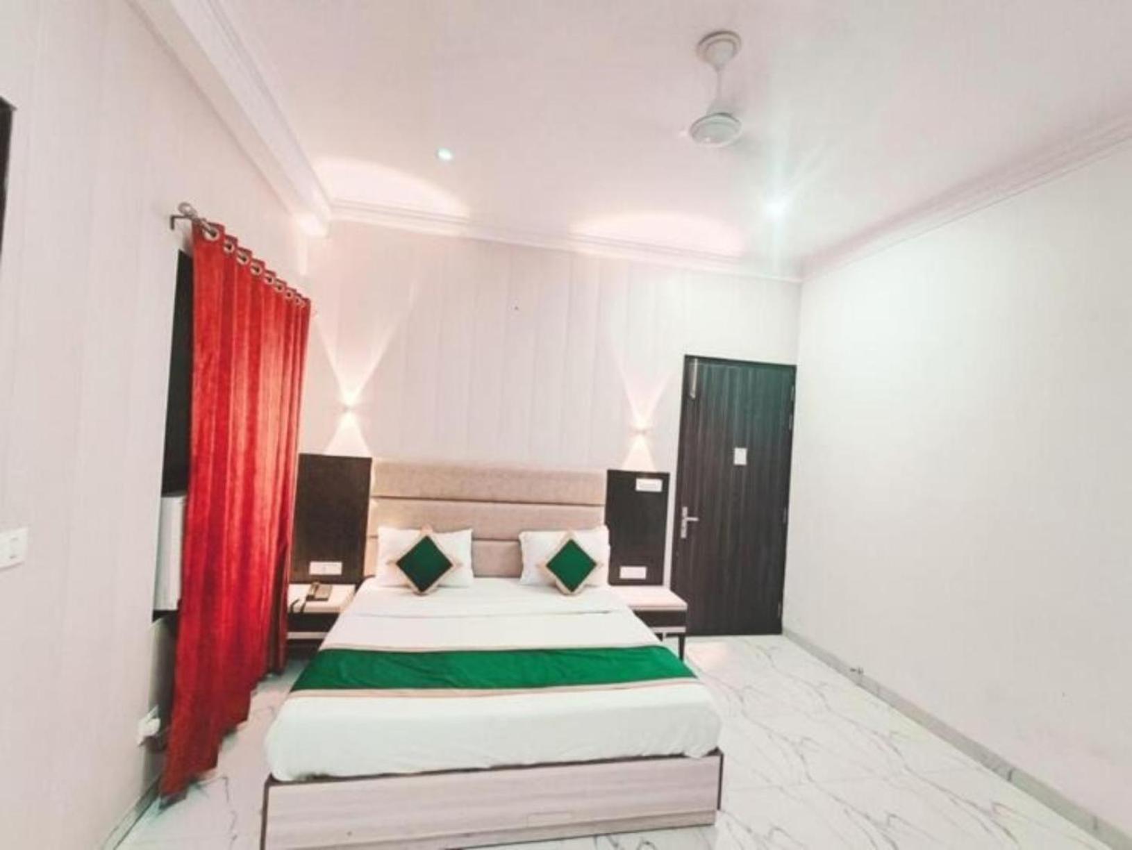 Hotel The Almora By Rs Global Near By Delhi International Airport With - Free Airport Drop Νέο Δελχί Εξωτερικό φωτογραφία