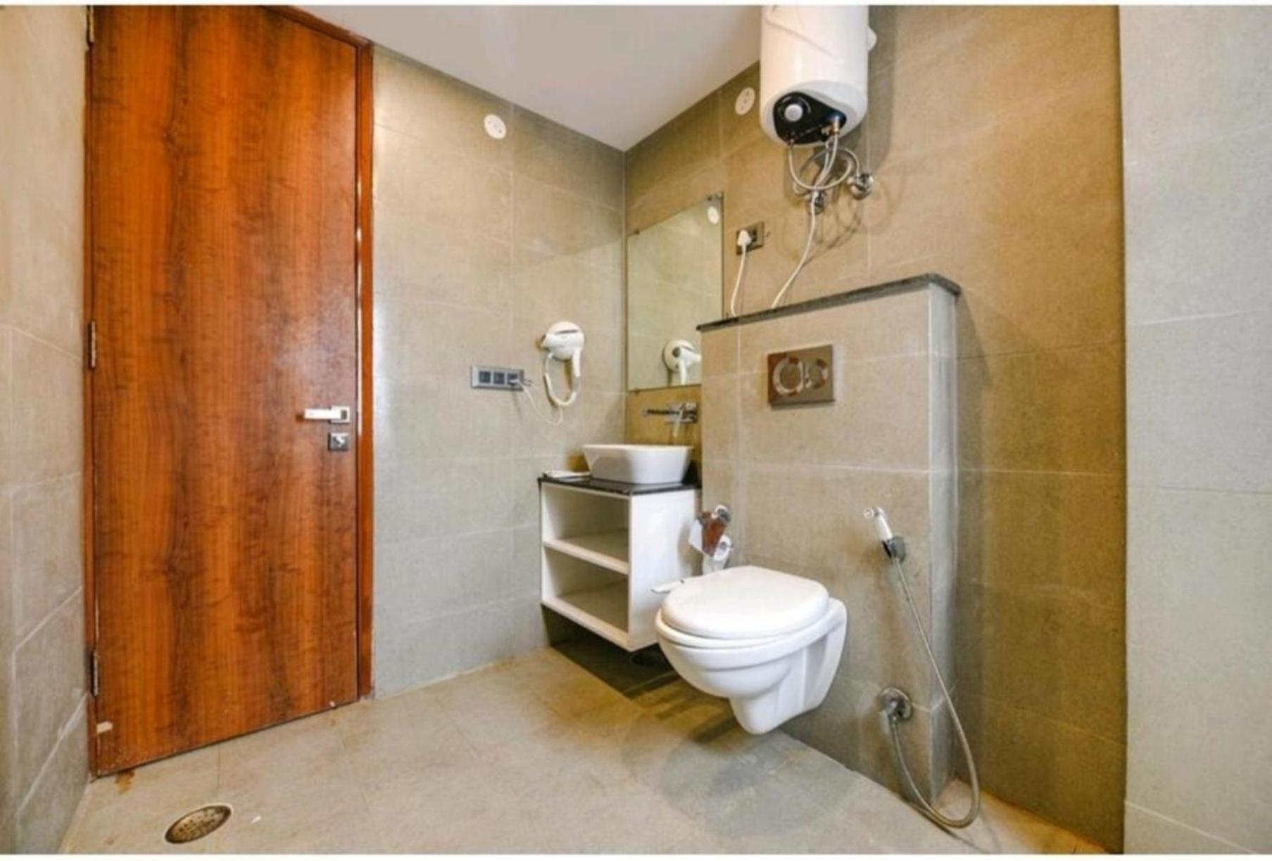 Hotel The Almora By Rs Global Near By Delhi International Airport With - Free Airport Drop Νέο Δελχί Εξωτερικό φωτογραφία