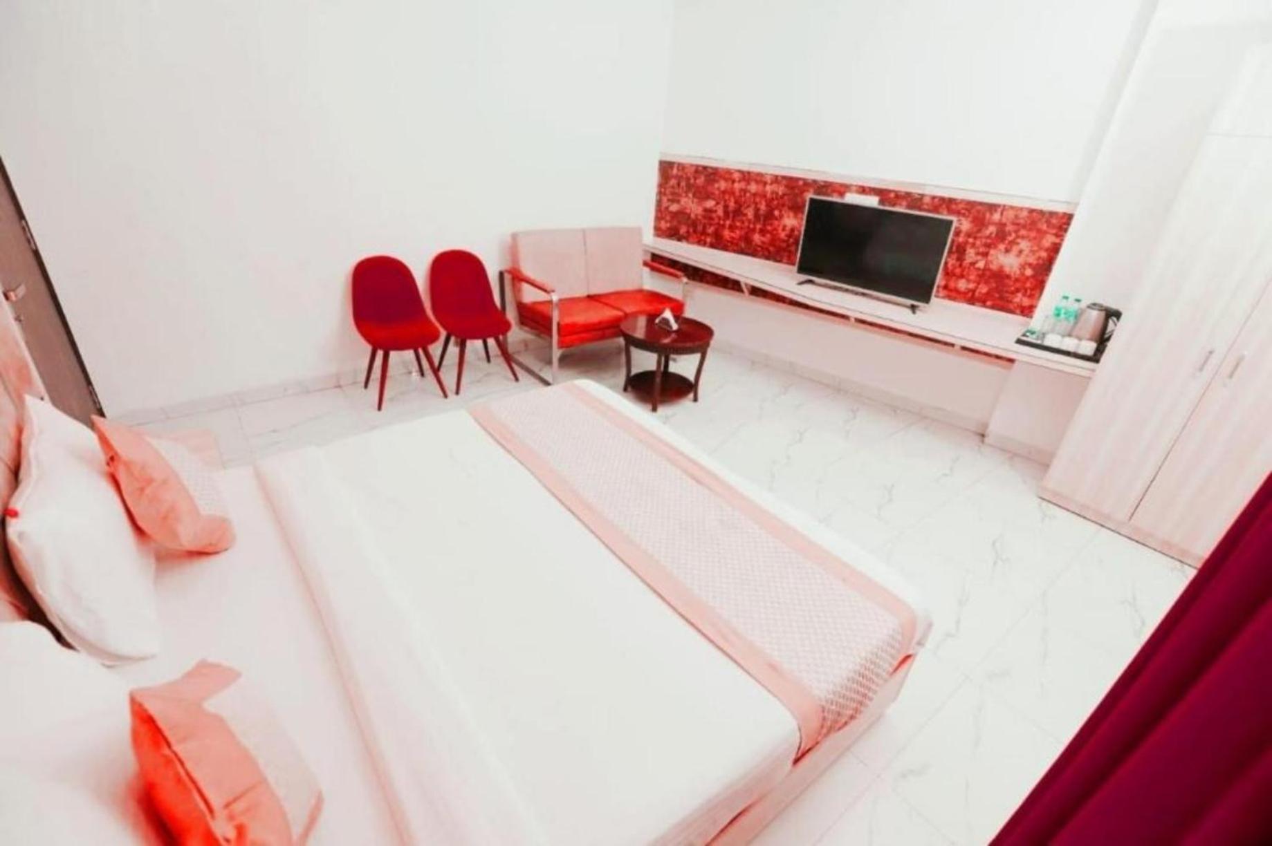 Hotel The Almora By Rs Global Near By Delhi International Airport With - Free Airport Drop Νέο Δελχί Εξωτερικό φωτογραφία
